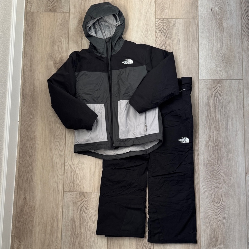 The North Face 3 piece boys ski outfit